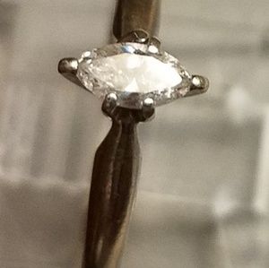 Marquis 10kt rare G diamond 7/8ct